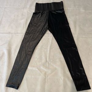 Carbon38 Takara shine leggings in crocodile print 7/8 length